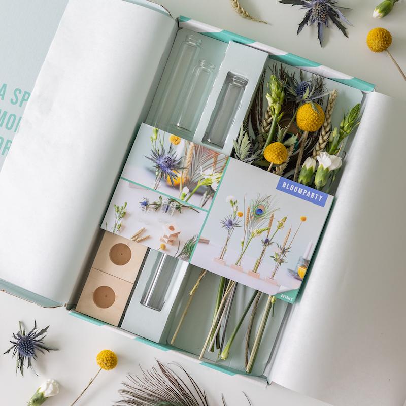 Flower Fest - Briefkastenblumen, inkl. Vasen und Ständer